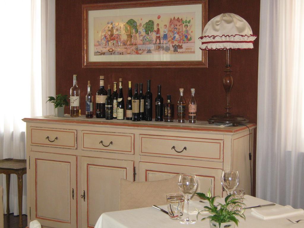 B&B Ristorante Del Monte Colleretto Giacosa Exterior photo